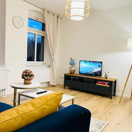 Twenty Five Apartment Bei Dresden - Free Parking, Massage-Stuhl, Netflix & Coffee Machine *