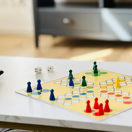 Twenty Five Apartment Bei Dresden - Free Parking, Massage-Stuhl, Netflix & Coffee Machine Apartment *