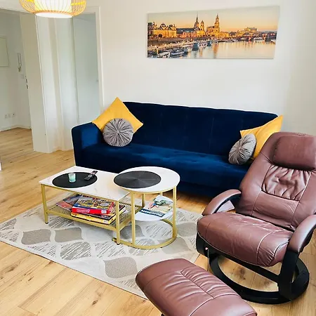 Twenty Five Bei Dresden - Free Parking, Massage-stuhl, Netflix & Coffee Machine * Heidenau (Saxony)